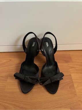 Zara bow heels